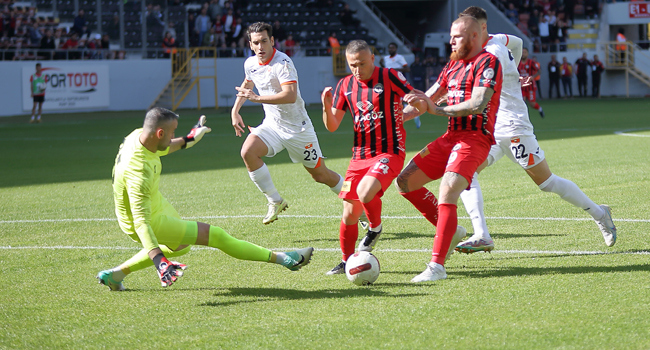 Ahlatcı Çorum FK 没有让 Adanaspor 通过 - TRT Spor